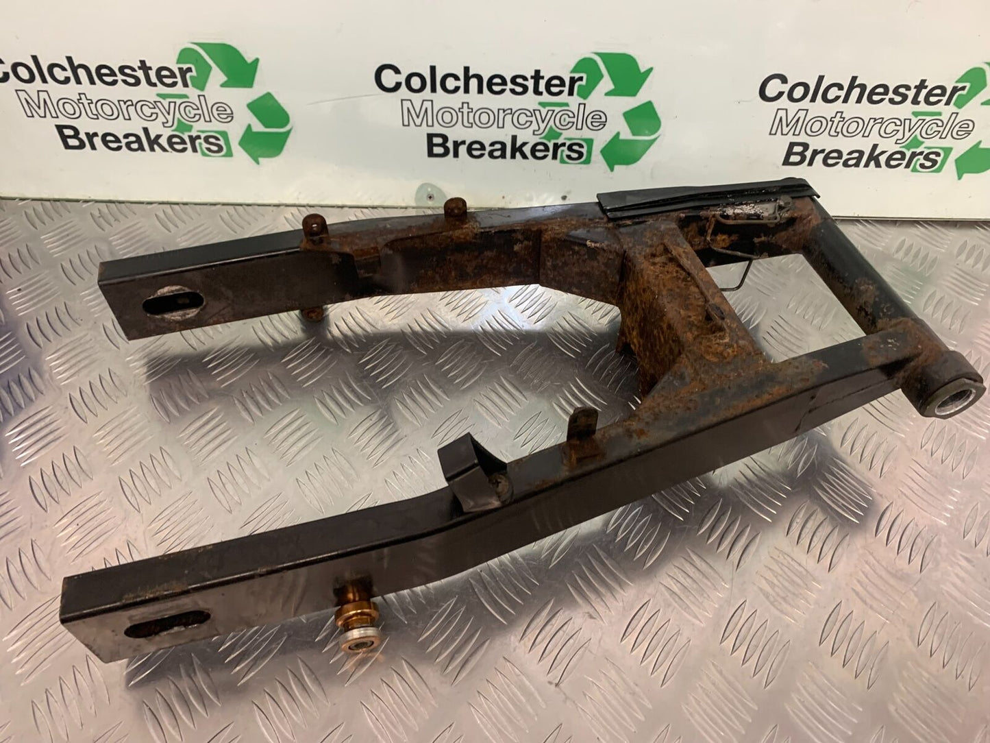 KAWASAKI Z750 Z 750 SWINGARM  YEAR 2004-2006  (STOCK 963)