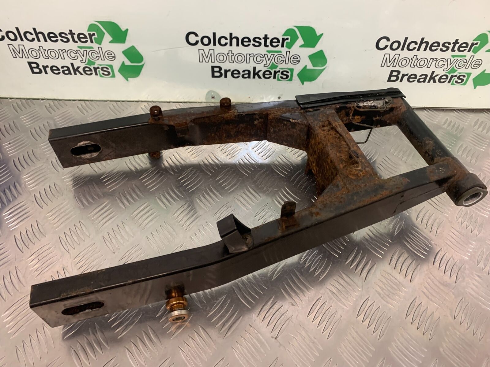 KAWASAKI Z750 Z 750 SWINGARM  YEAR 2004-2006  (STOCK 963)