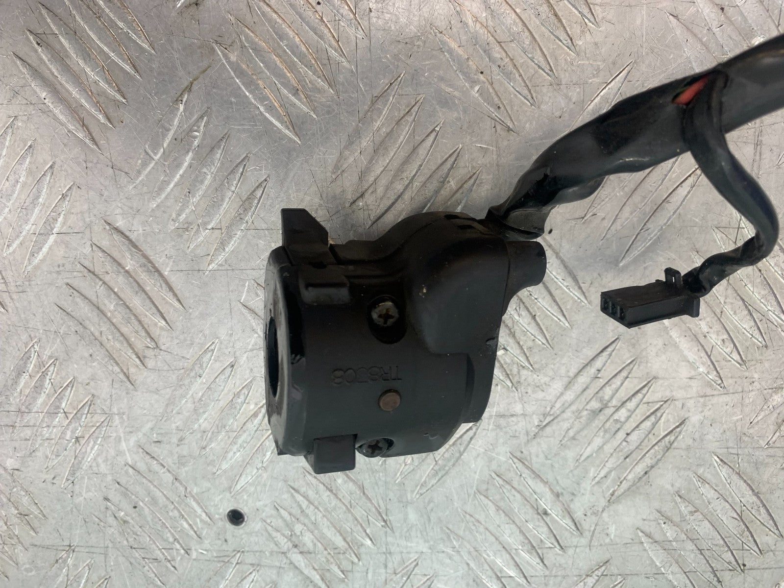 KAWASAKI GPZ600 GPZ 600 LEFT SWITCH GEAR  YEAR 1988-90 (CMB1258)