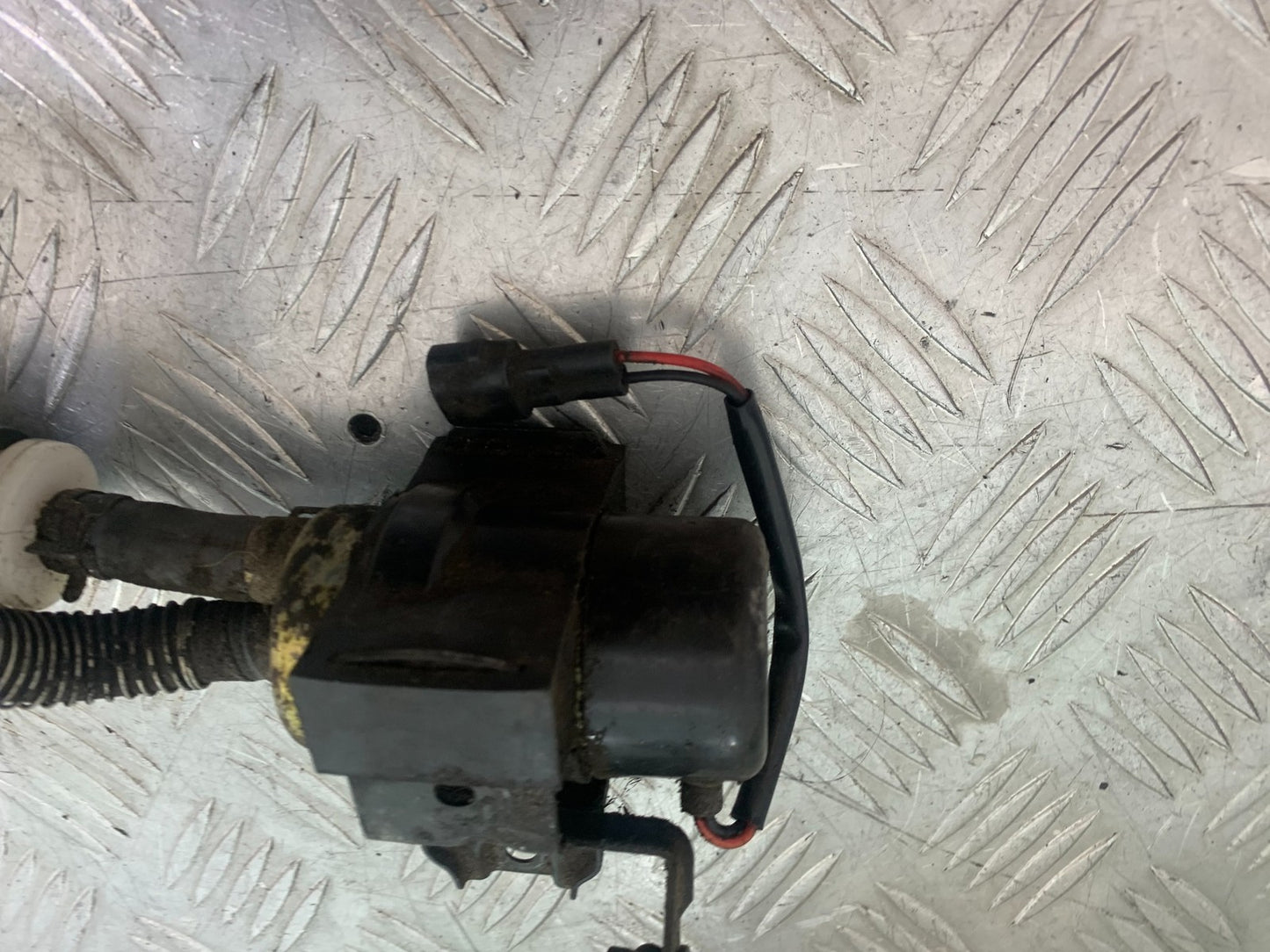 KAWASAKI ZX9R ZX9 E1 PETROL PUMP   YEAR 2000-01 (CMB1171)