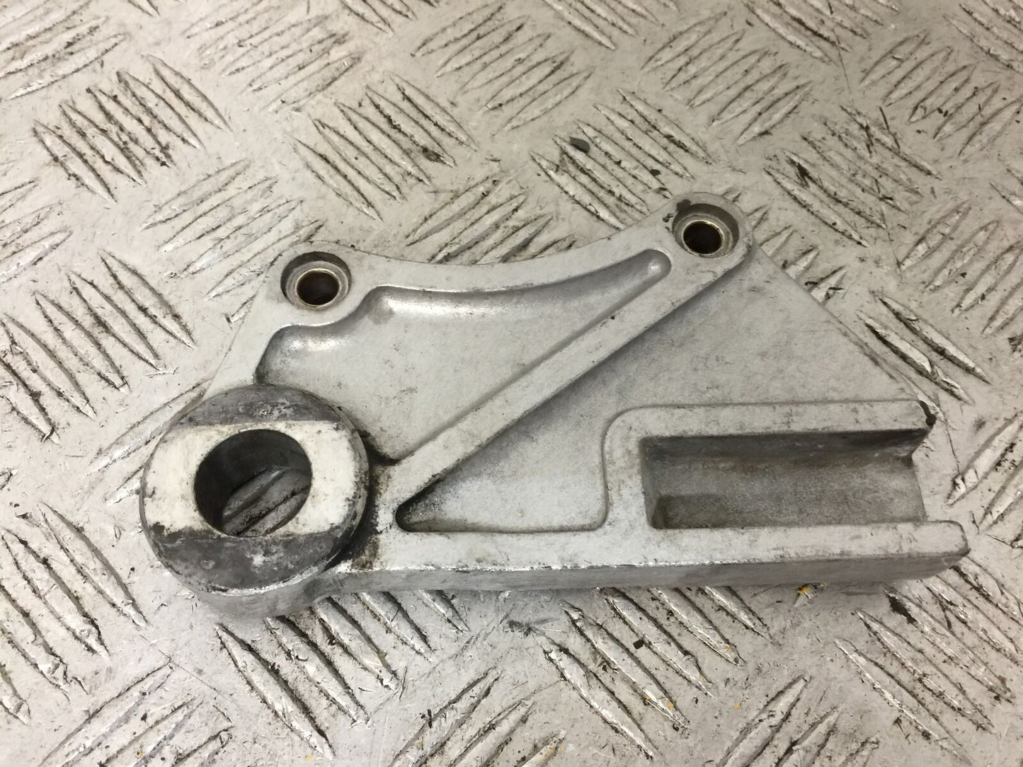 KAWASAKI ZX9R ZX9 C REAR CALIPER BRACKET  YEAR 1998-99 (STOCK 903)