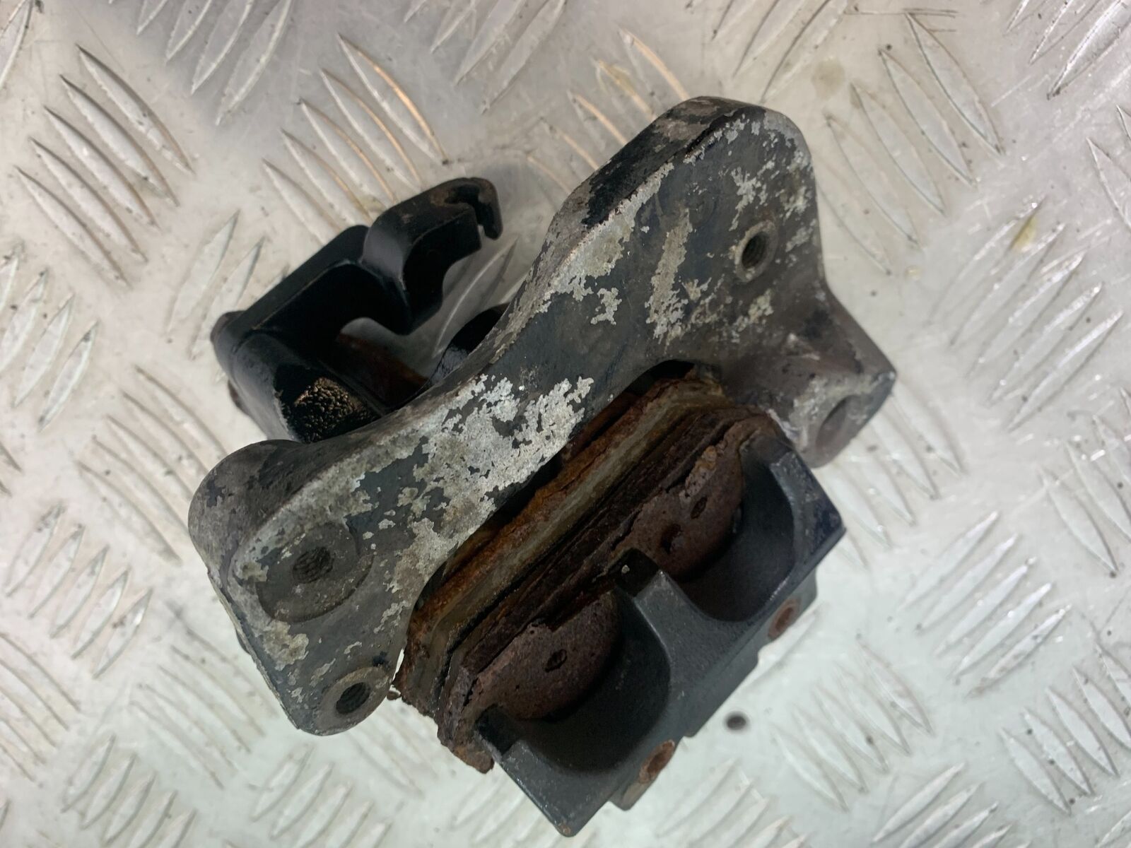 SUZUKI AN400 AN 400 BURGMAN REAR BRAKE CALIPER  YEAR 2017-2024 (CMB1118)