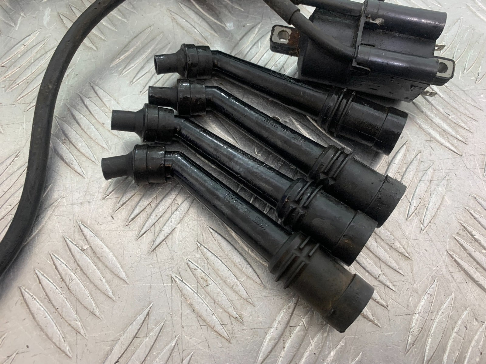 YAMAHA FZS600 FAZER 600 COILS AND CAPS   YEAR 1998-2001 (CMB1267)