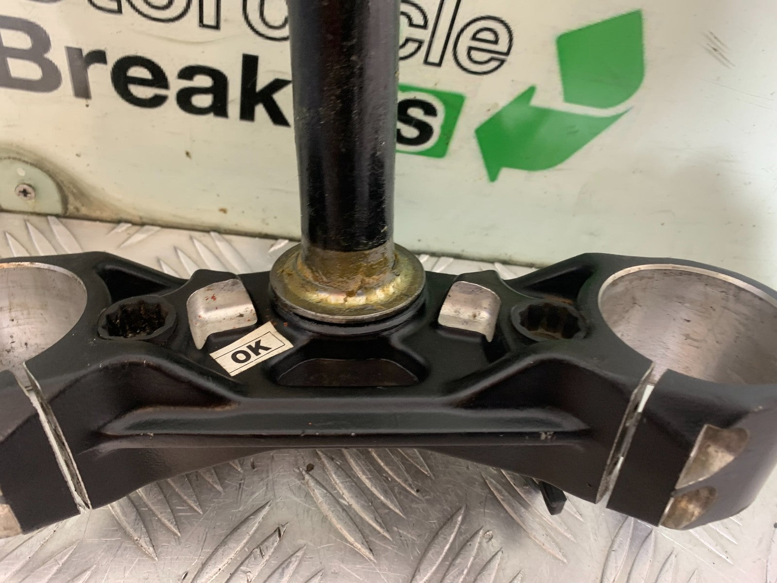 KTM DUKE 390 BOTTOM YOKE    YEAR 2017- 2023 (CMB1314)