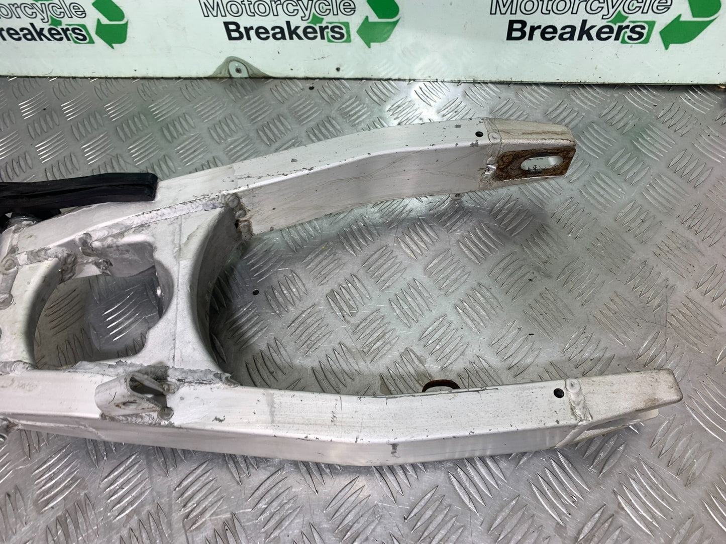 SUZUKI GSF1200  GSF 1200 BANDIT SWINGARM  YEAR 1997-2000 (CMB1149)
