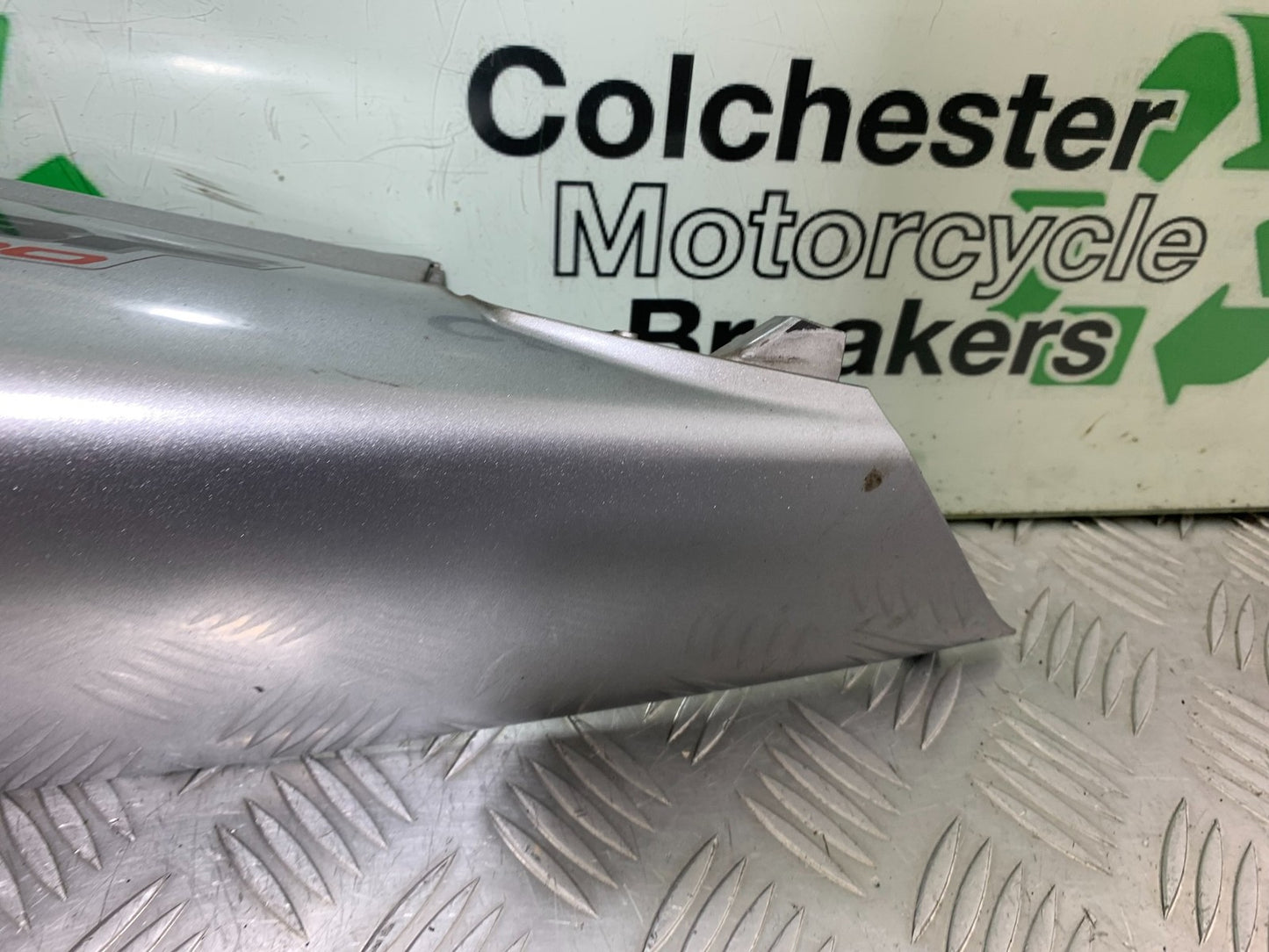 HONDA CBF600 CBF 600 LEFT SEAT PANEL  YEAR 2004-07  (CMB1305)