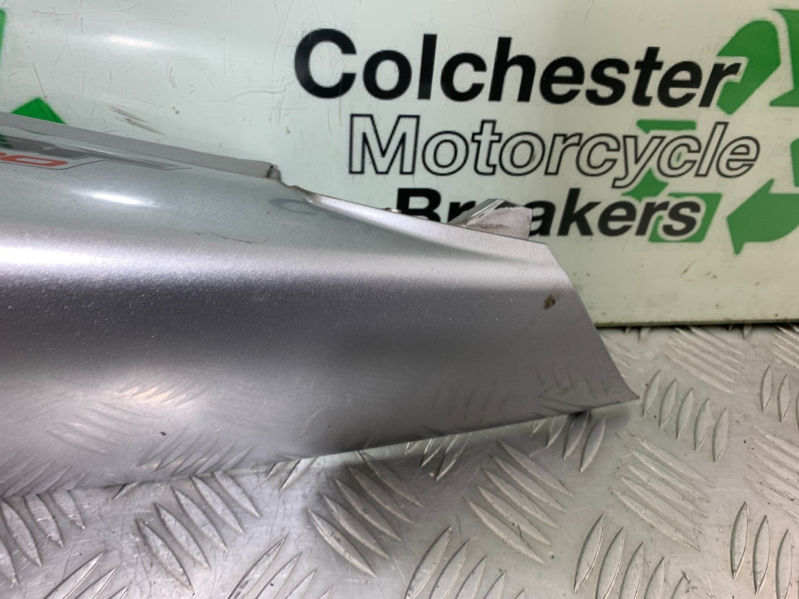 HONDA CBF600 CBF 600 LEFT SEAT PANEL  YEAR 2004-07  (CMB1305)