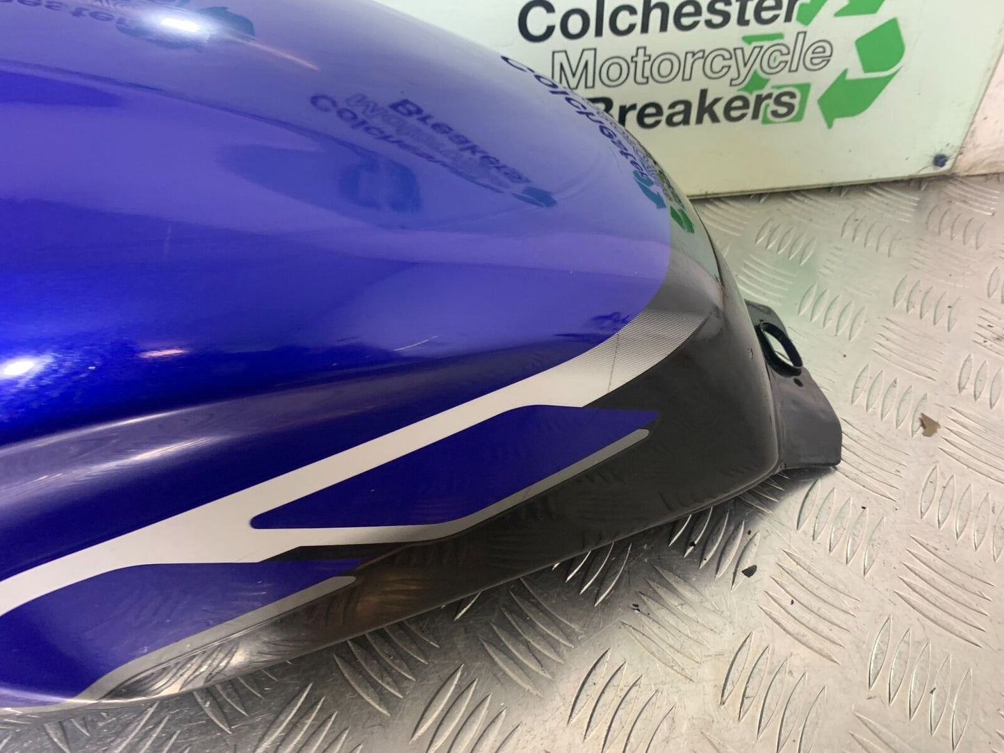 YAMAHA XJR1300 XJR 1300 PETROL TANK  YEAR 1999-2003 (CMB1055)