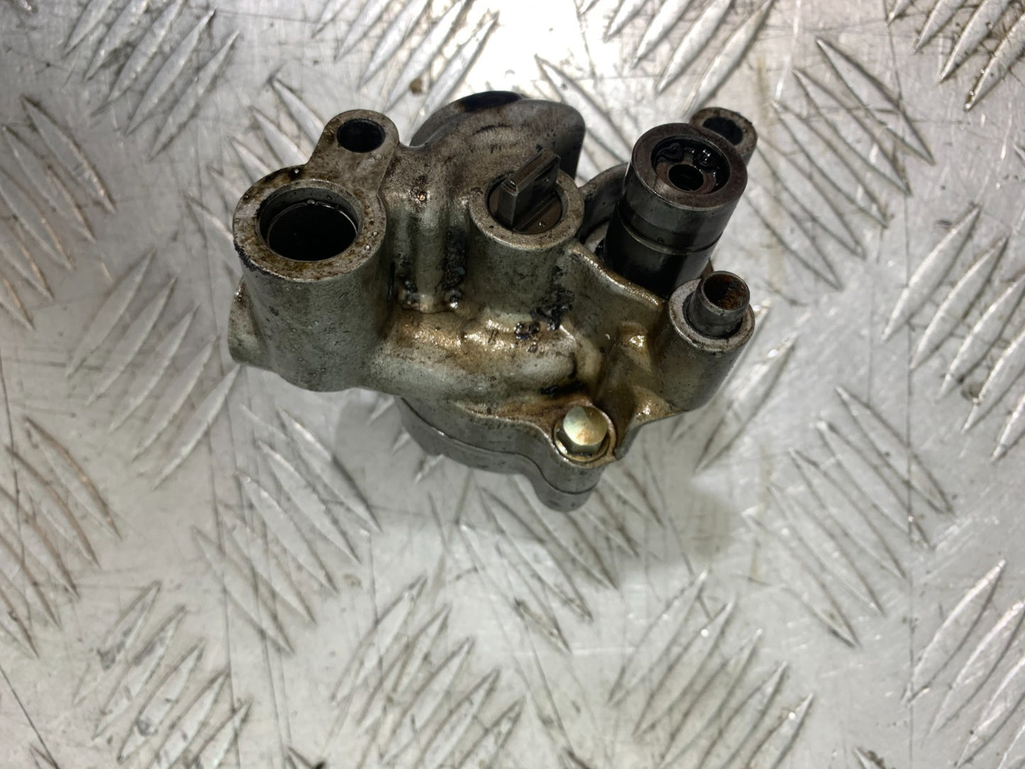 HONDA VT700 VT 700 SHADOW OIL PUMP  YEAR 1984-85 (CMB1328)
