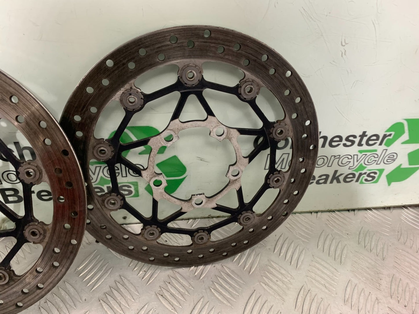 TRIUMPH 675 STREET TRIPLE RX FRONT BRAKE DISCS 2015- 2017 (CMB1299)