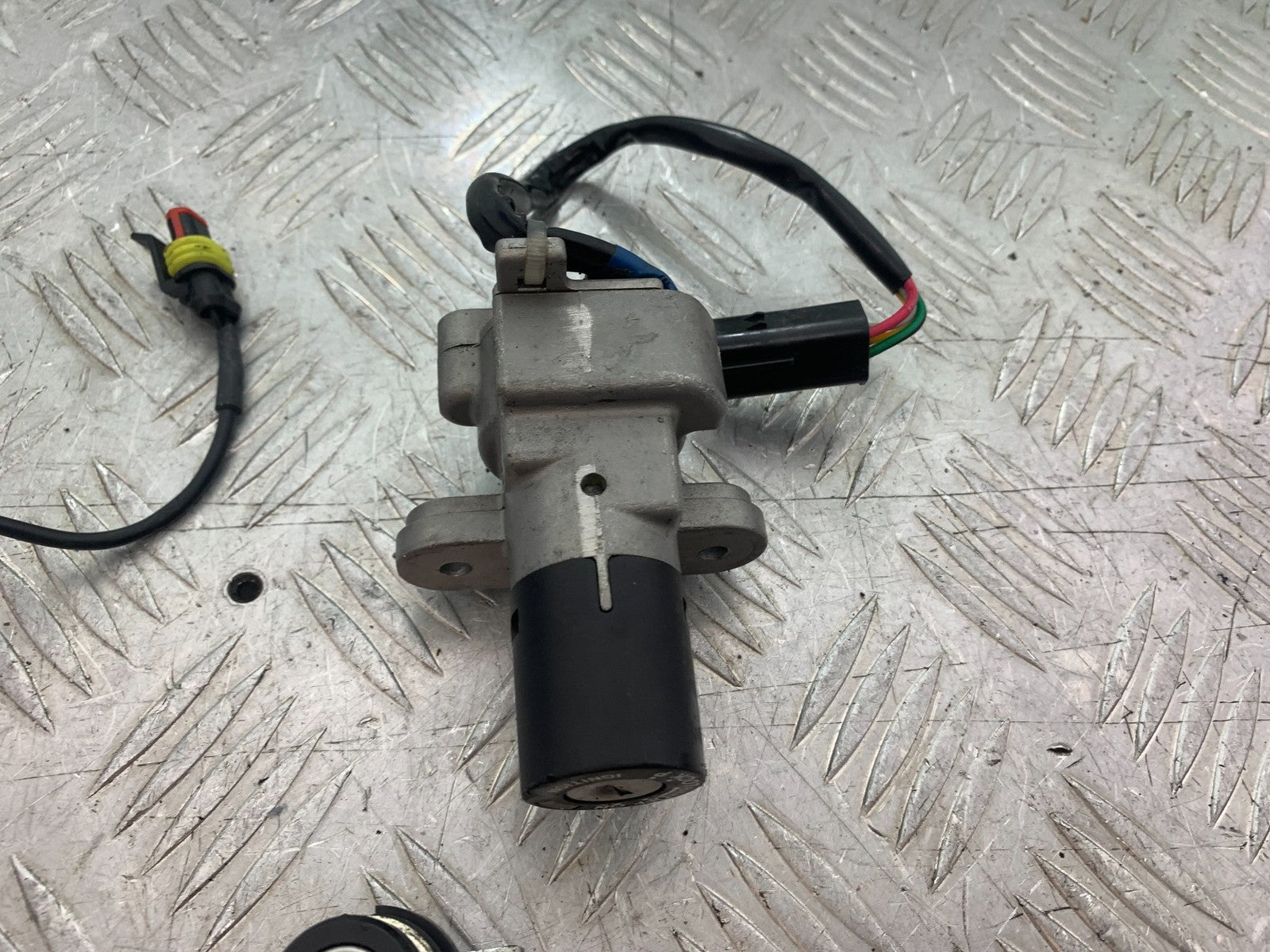 DUCATI 1198 S ECU LOCKS CLOCKS KEYS CODE   YEAR 2009-2011 (CMB1219)