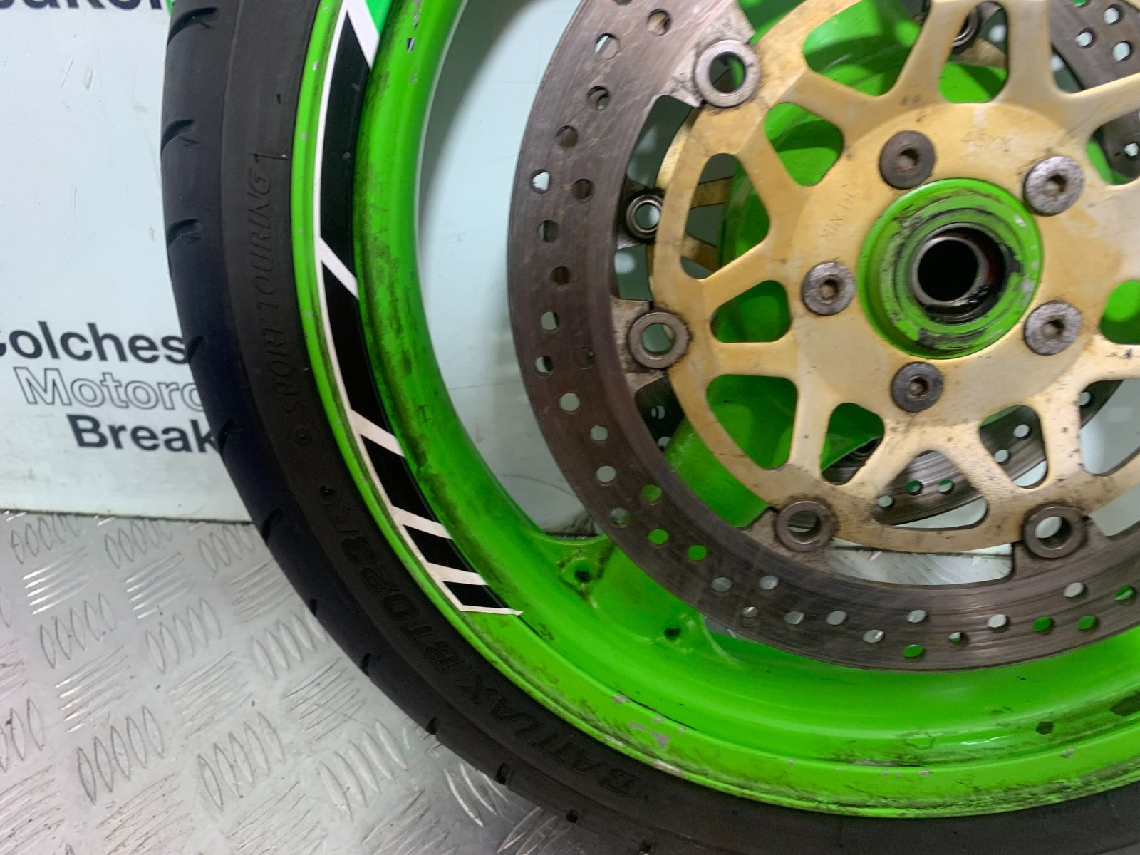 KAWASAKI ZX9R ZX9 C FRONT WHEEL AND DISCS YEAR 1998-99 (CMB1213)