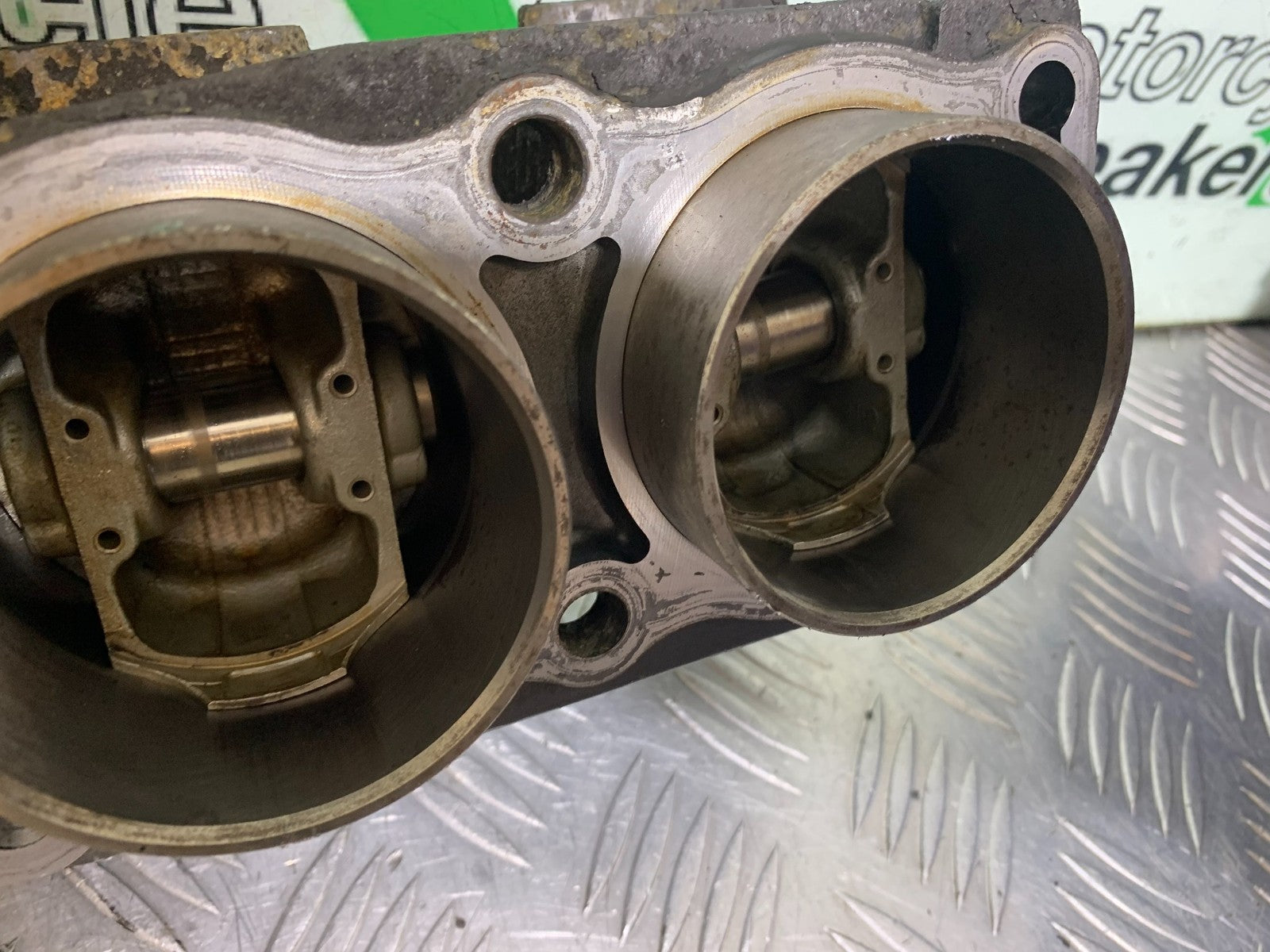 SUZUKI GSX750 INAZUMA BARRELS AND PISTONS  YEAR 1998-2003 (CMB1308)