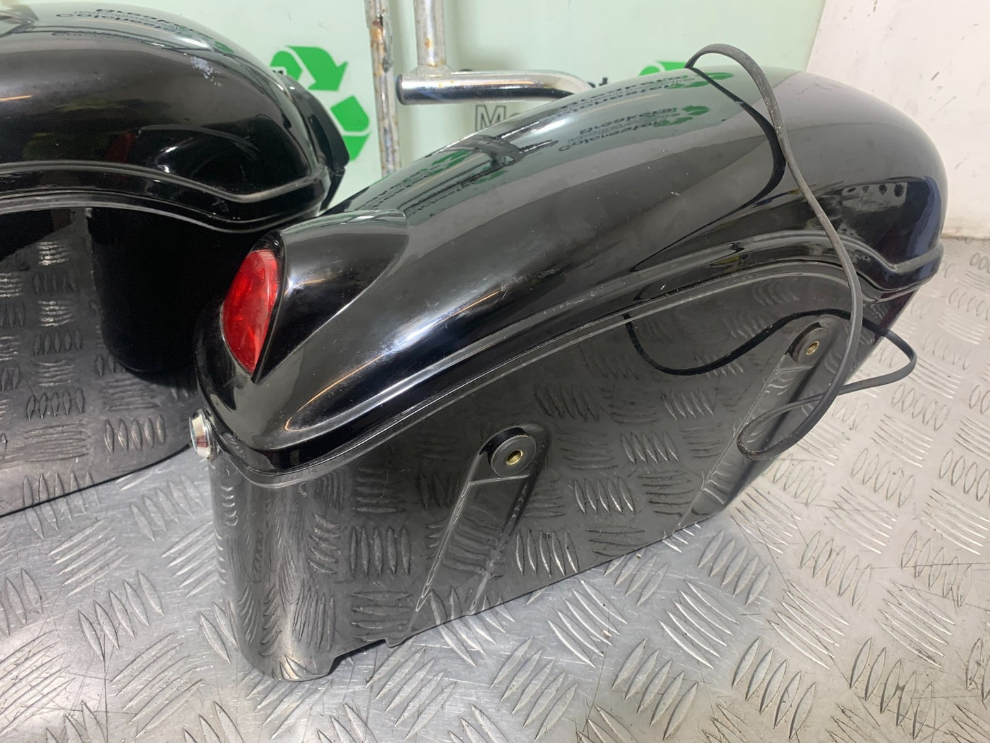 PIONEER NEVADA XF125 PANNIERS AND BRACKETS  YEAR 2009 (CMB1214)