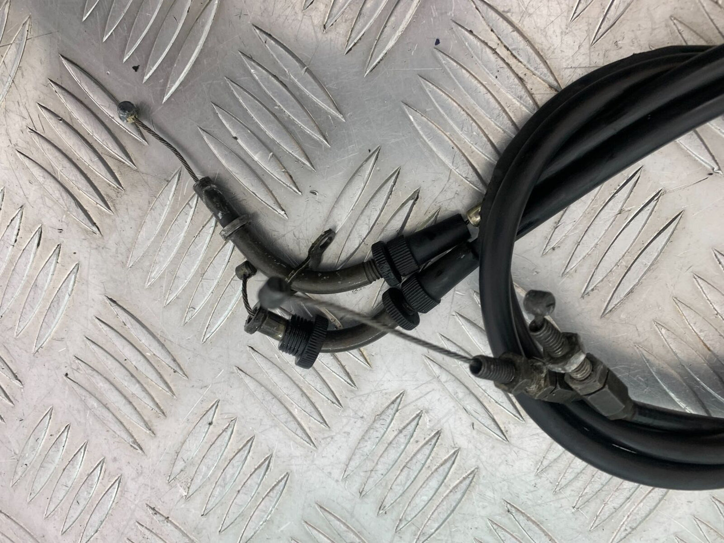 SUZUKI GSF600 GSF 600 BANDIT THROTTLE CABLES  YEAR 2001-2003 (CMB1102)