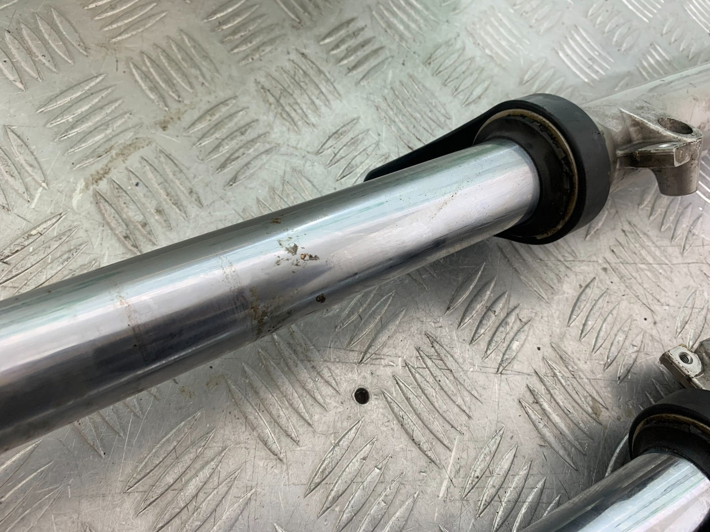 SUZUKI GSF600 GSF 600 BANDIT FORKS  2000-2004 (CMB1269)