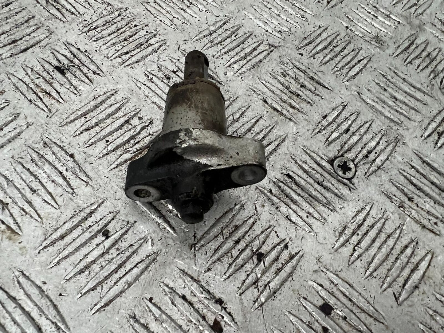 HONDA GL1800 GL 1800 CAM CHAIN TENSIONER YEAR 2004 ABS (STOCK 890)