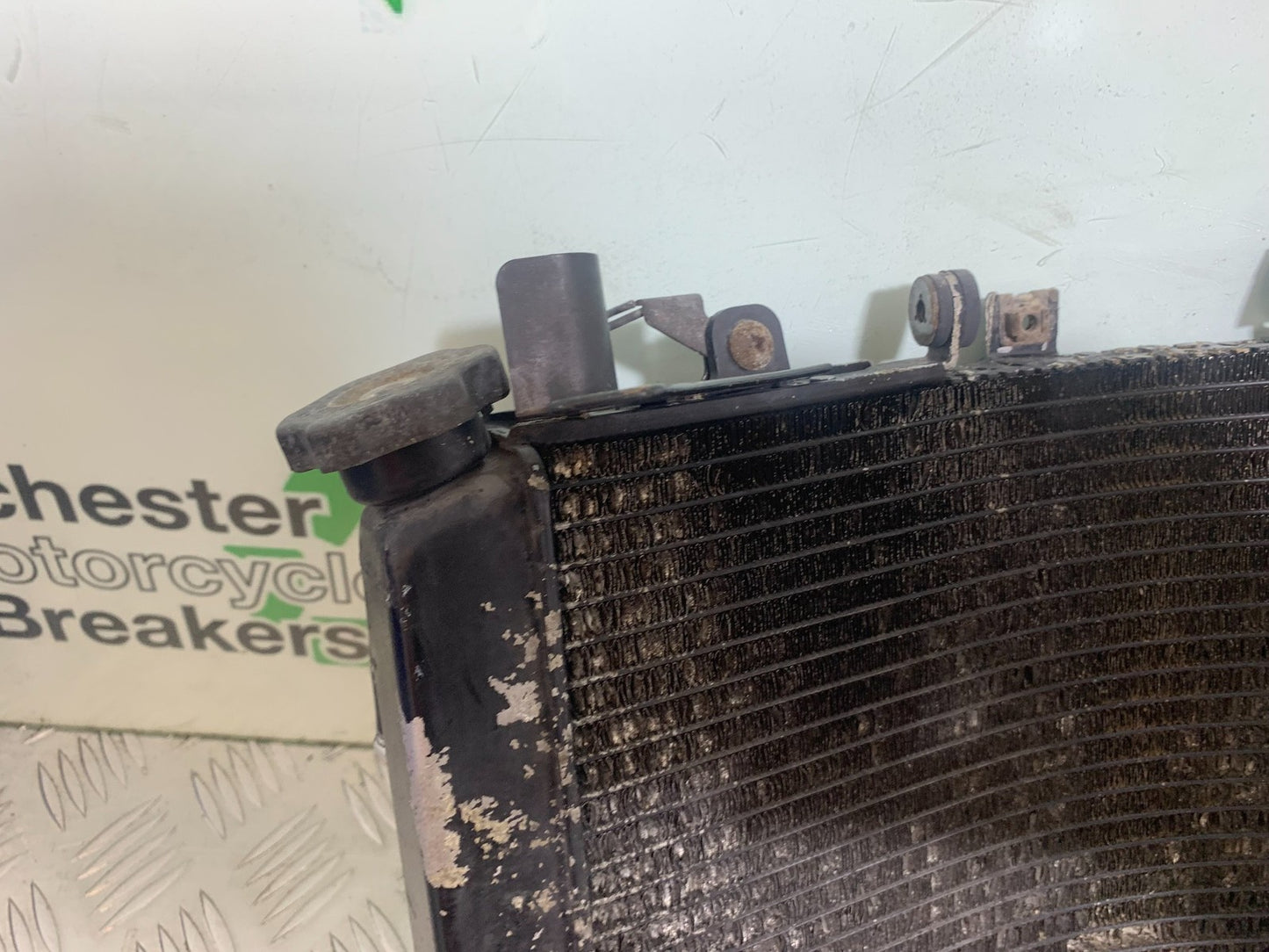 KAWASAKI ZX9R ZX9 E1 RADIATOR    YEAR 2000-01 (CMB1171)