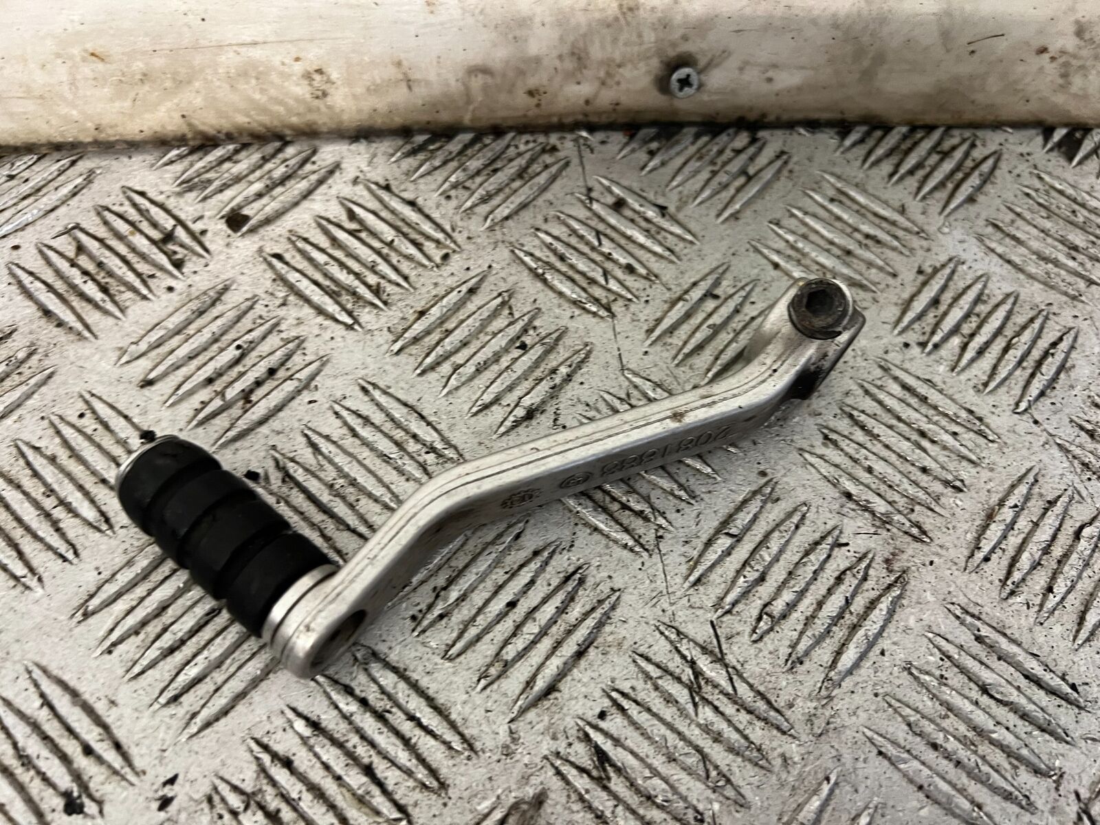 TRIUMPH TIGER 1200 EXPLORER GEAR LEVER YEAR 2012-2015 (STOCK 901)