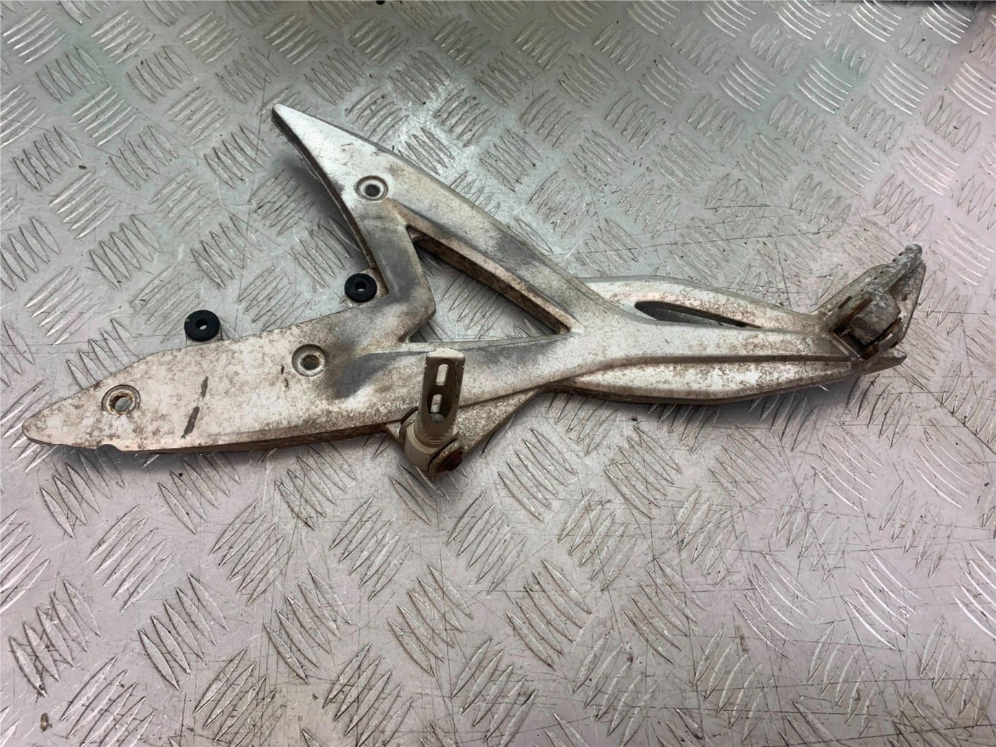KAWASAKI ER6 F ER6F LEFT HANGER AND PEGS   YEAR 2005-2008 (CMB1277)