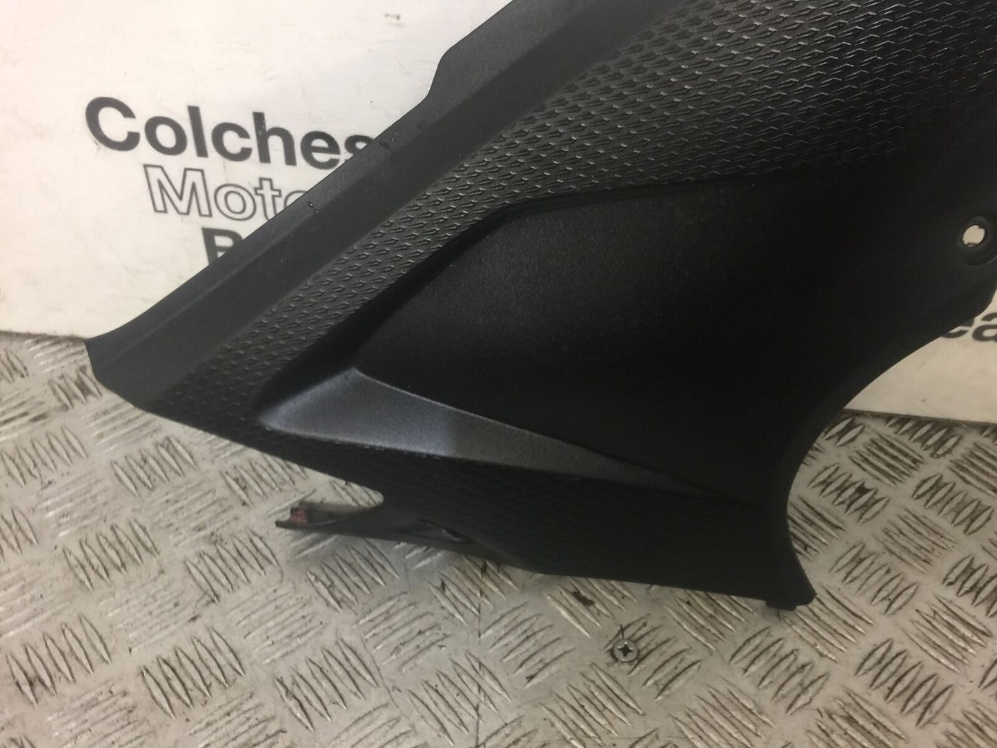 HONDA CBR 500 R  CBR500 R RIGHT SIDE INFILL PANEL   YEAR 2014  (STOCK 392)