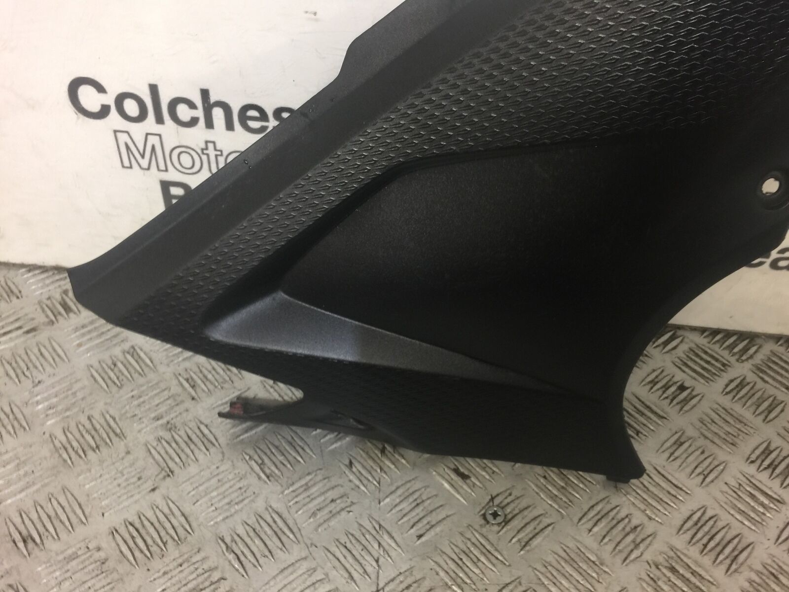 HONDA CBR 500 R  CBR500 R RIGHT SIDE INFILL PANEL   YEAR 2014  (STOCK 392)