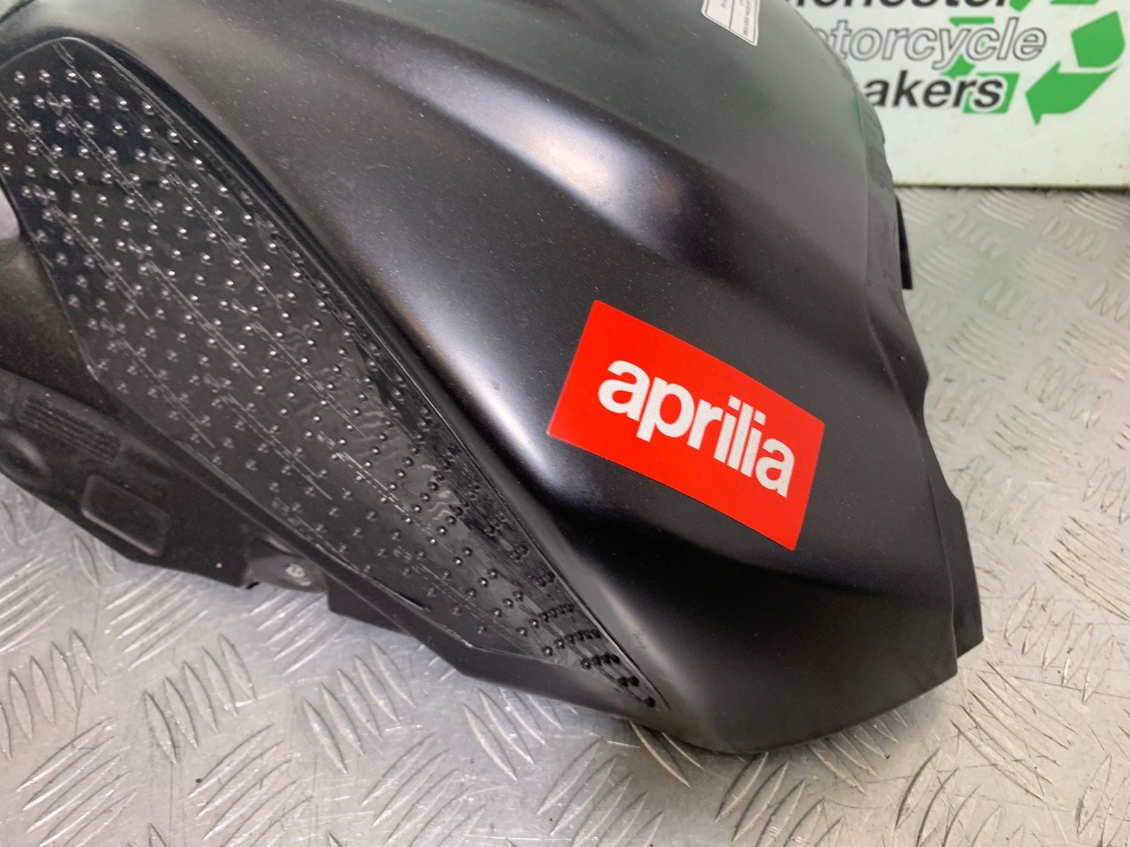 APRILIA TUONO 1000 V4R PETROL TANK  YEAR 2011-13  (CMB1316)