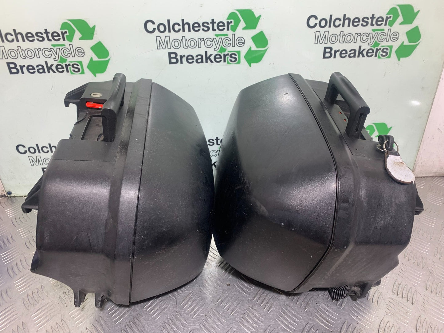 BMW R850 R R850R LEFT AND RIGHT PANNIERS  YEAR 1994-2002 (CMB1170)