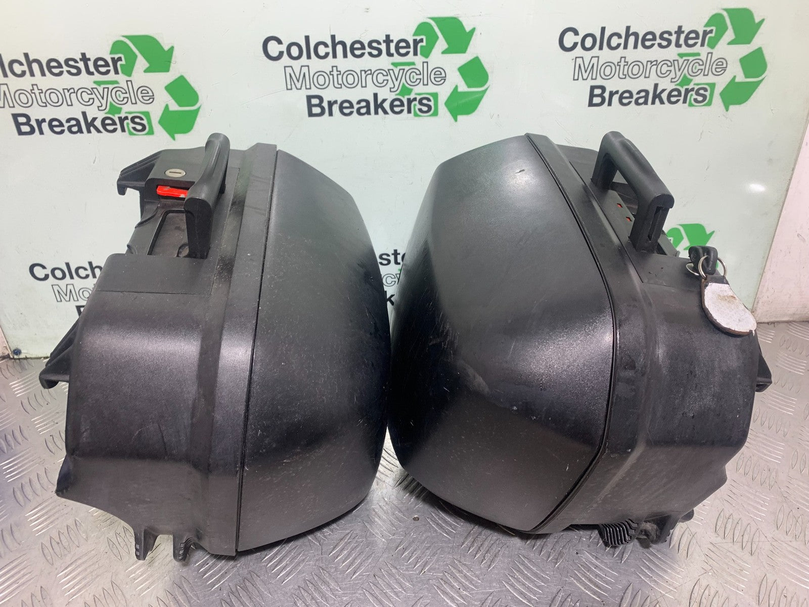 BMW R850 R R850R LEFT AND RIGHT PANNIERS  YEAR 1994-2002 (CMB1170)