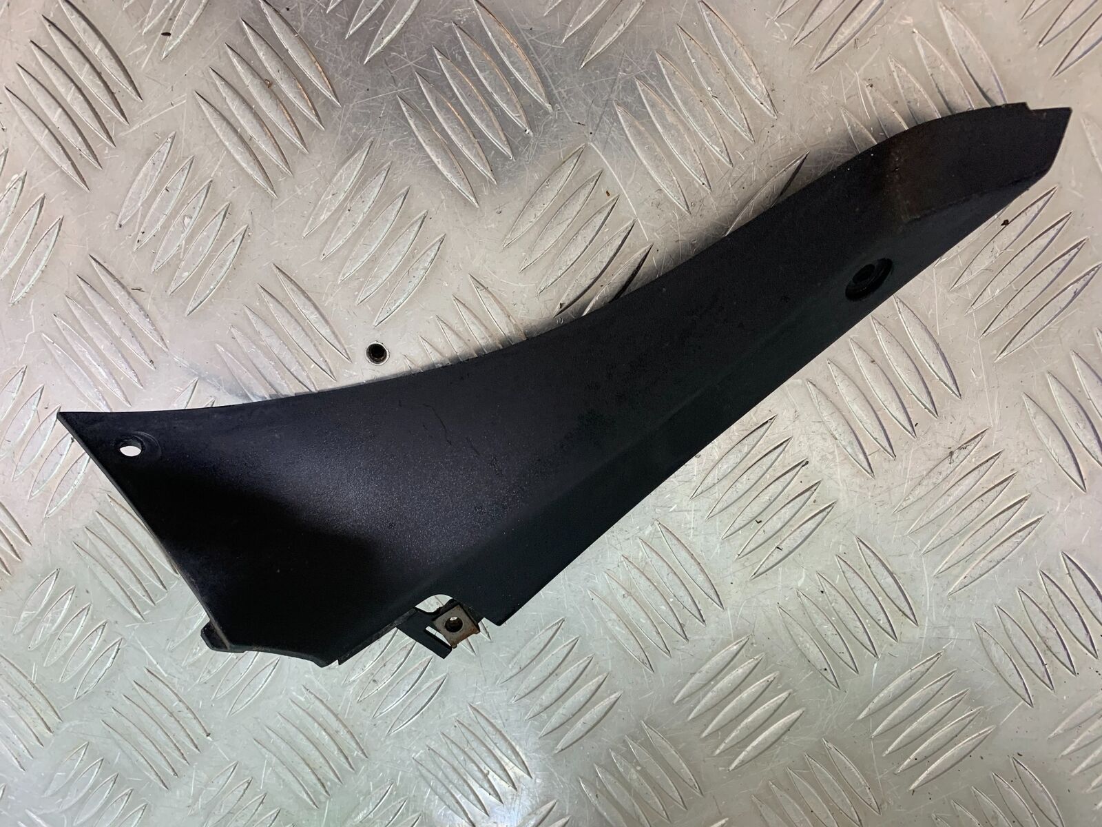SUZUKI RF900 RF 900 LEFT TOP FAIRING INFILL PANEL  YEAR 1994-1999 (CMB1020)