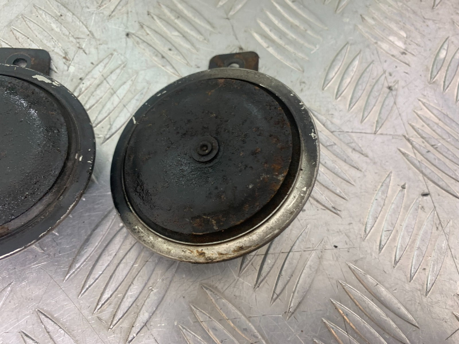 HONDA GL500 GL 500 SILVERWING HORNS  YEAR 1981-82 (CMB1168)