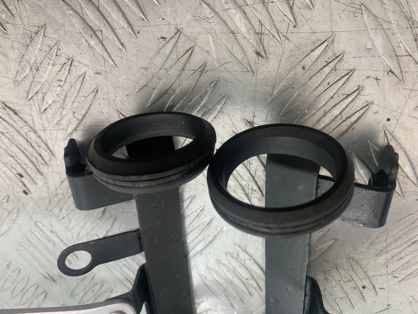 SUZUKI GSX750 INAZUMA HEADLIGHT BRACKETS   YEAR 1998-2003 (CMB1308)