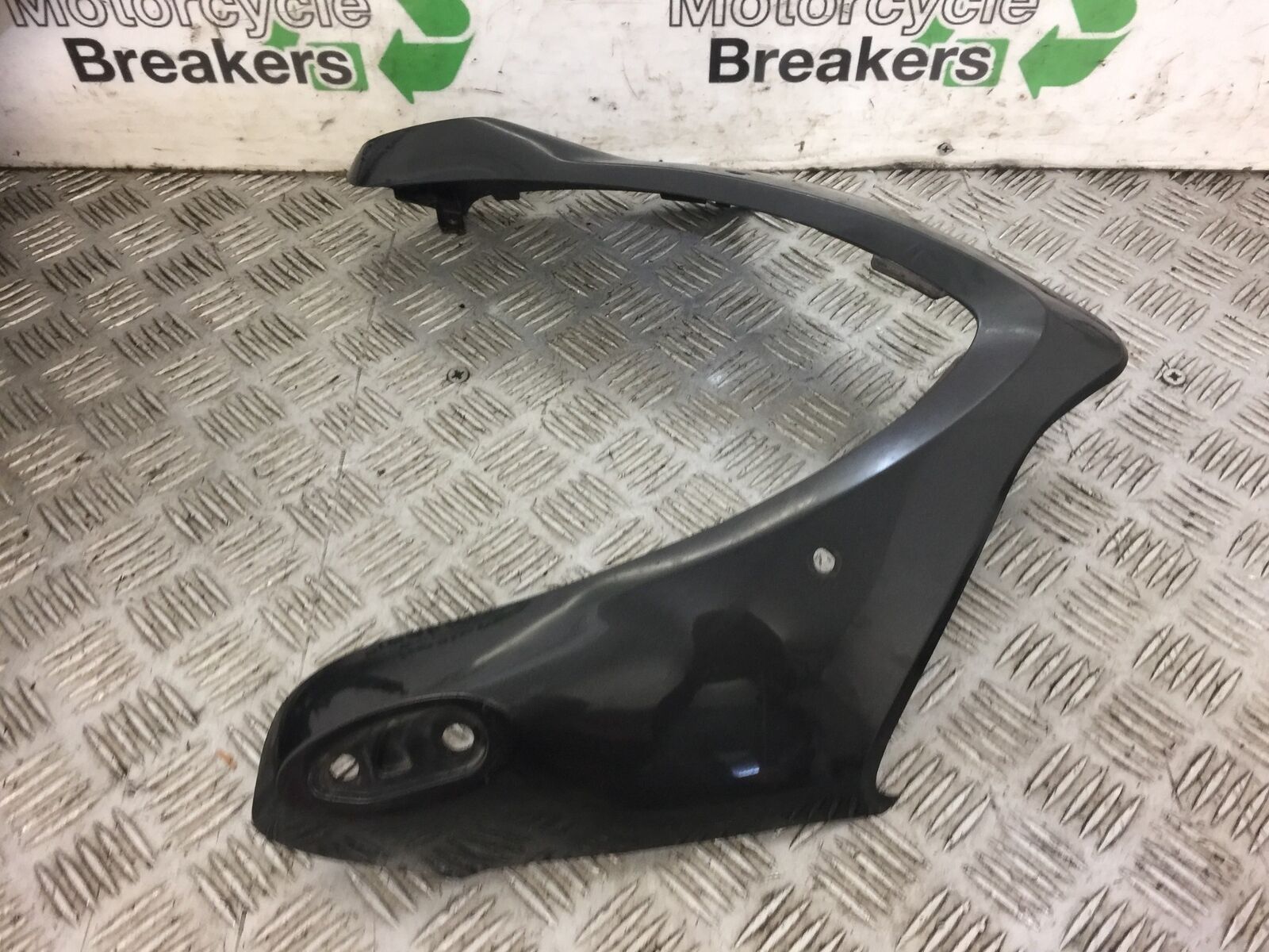 SUZUKI GSF600 GSF 600 BANDIT SCREEN INFILL PANEL  YEAR 2002 (STOCK 493)