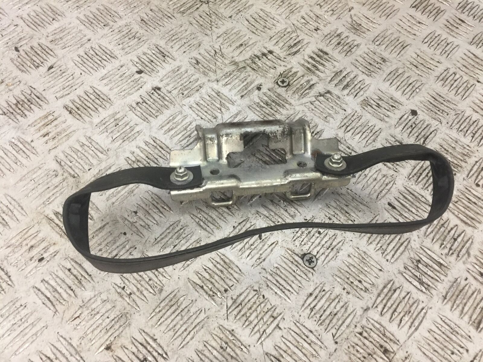 SUZUKI VLR1800 VLR 1800 STRAP YEAR 2010 (STOCK 815)