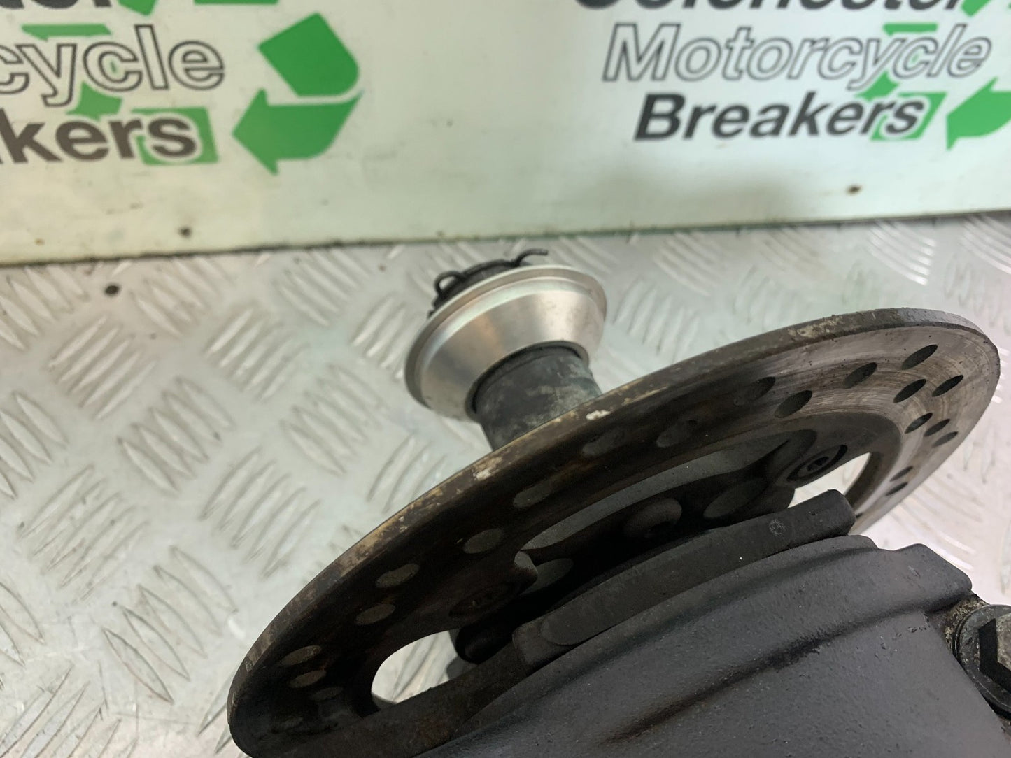 TRIUMPH SPEED TRIPLE R 1050 SWINGARM   2009 (CMB1183)