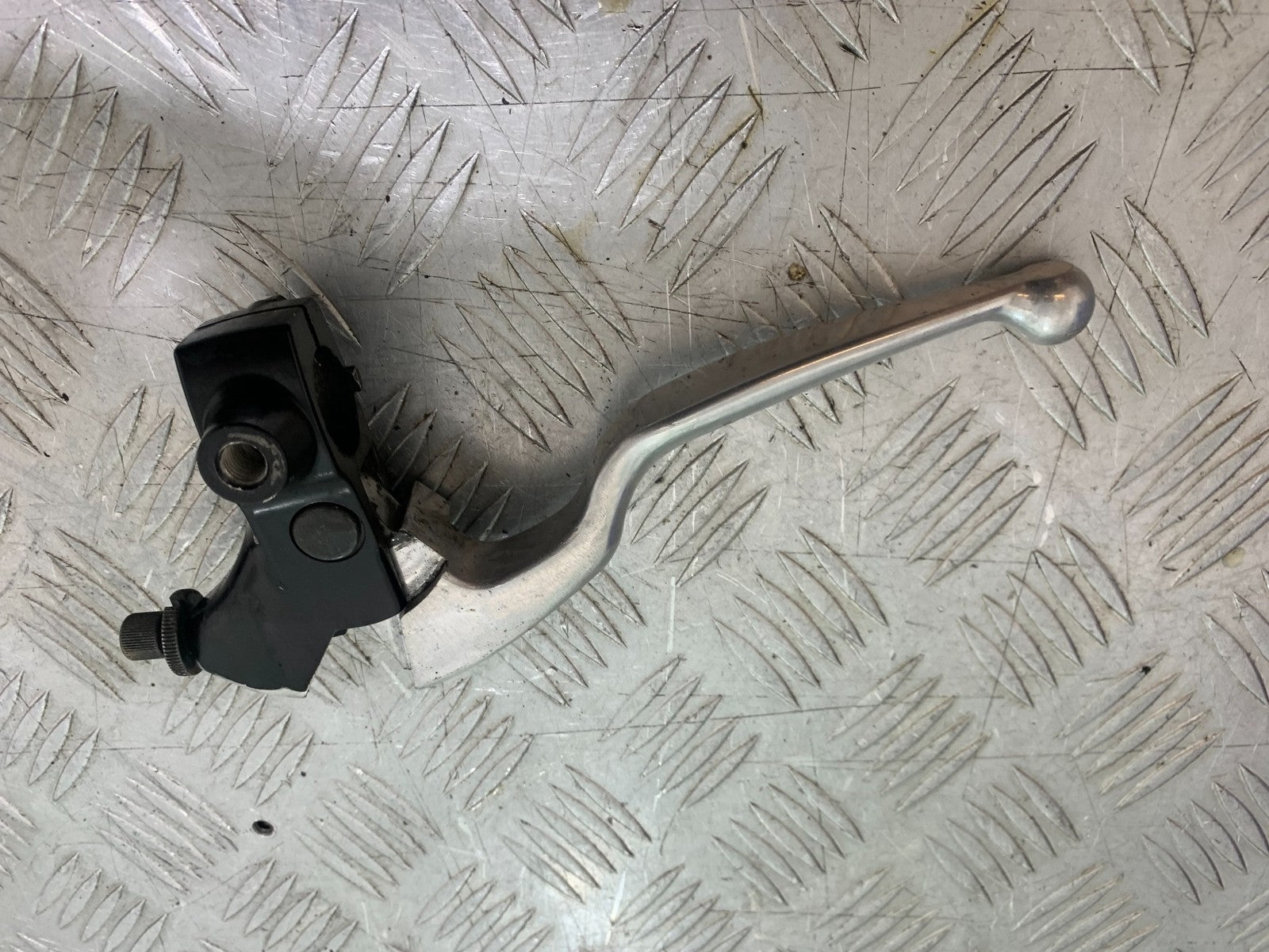 YAMAHA XVS 1300 MIDNIGHT STAR CLUTCH LEVER AND BRACKET YEAR 2007-16 (CMB1200)