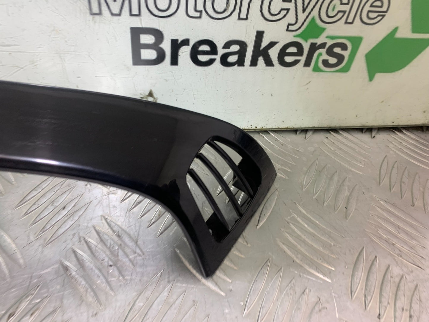 PIAGGIO VESPA LX50 LX S 50 SIDE INFILL TRIM    YEAR 2007-2016 (CMB1290)