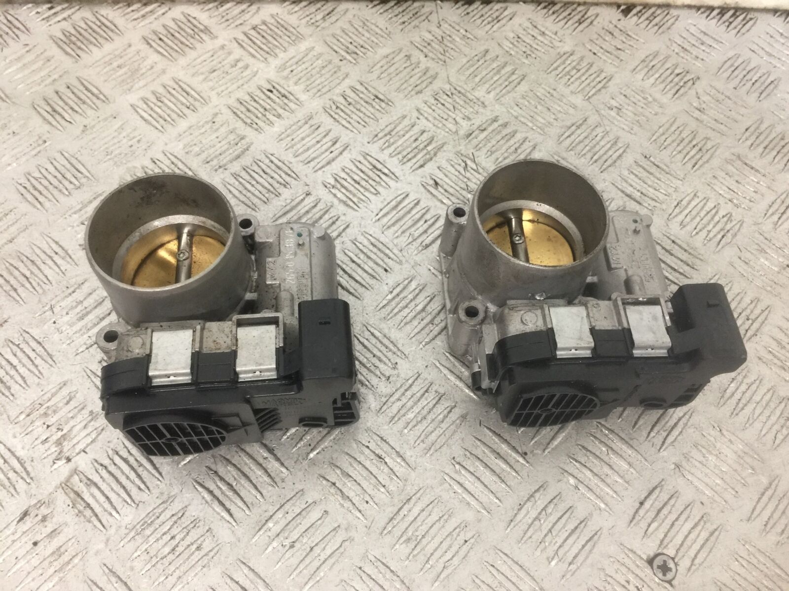 APRILIA DORSODURO 750 FACTORY THROTTLE BODIES  YEAR 2011 (STOCK 908)