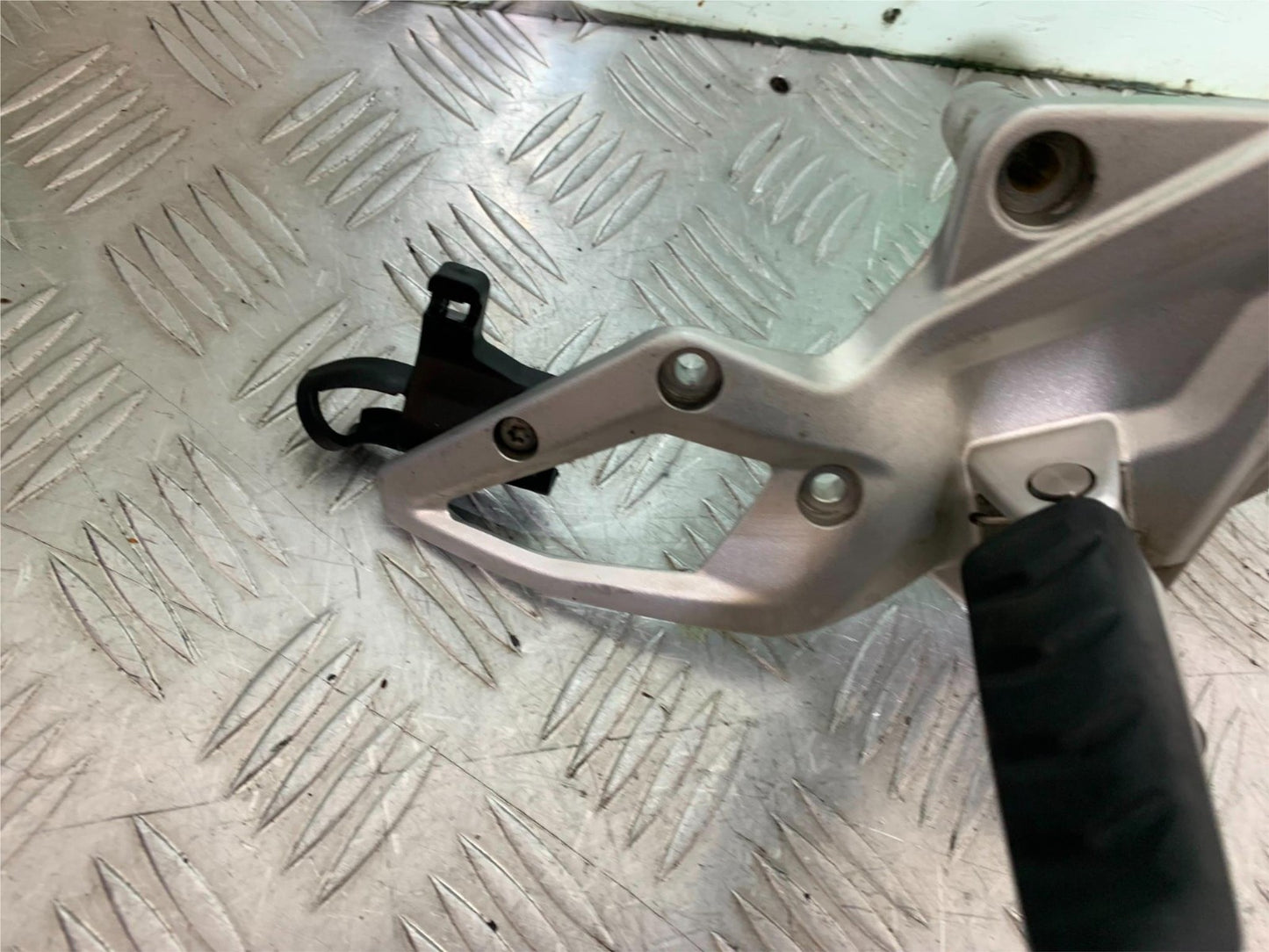 BMW F800 GT FRONT RIGHT HANGER AND PEG  YEAR 2013-2017 (CMB1248)