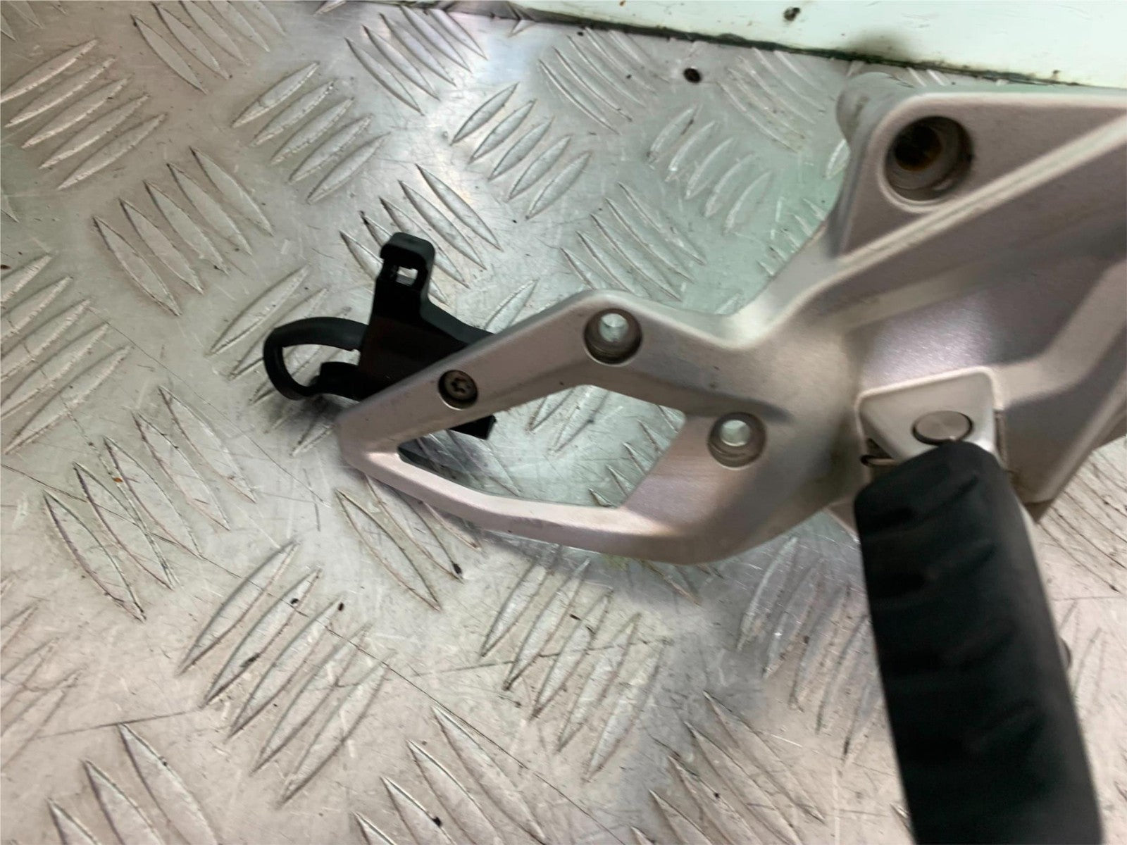 BMW F800 GT FRONT RIGHT HANGER AND PEG  YEAR 2013-2017 (CMB1248)