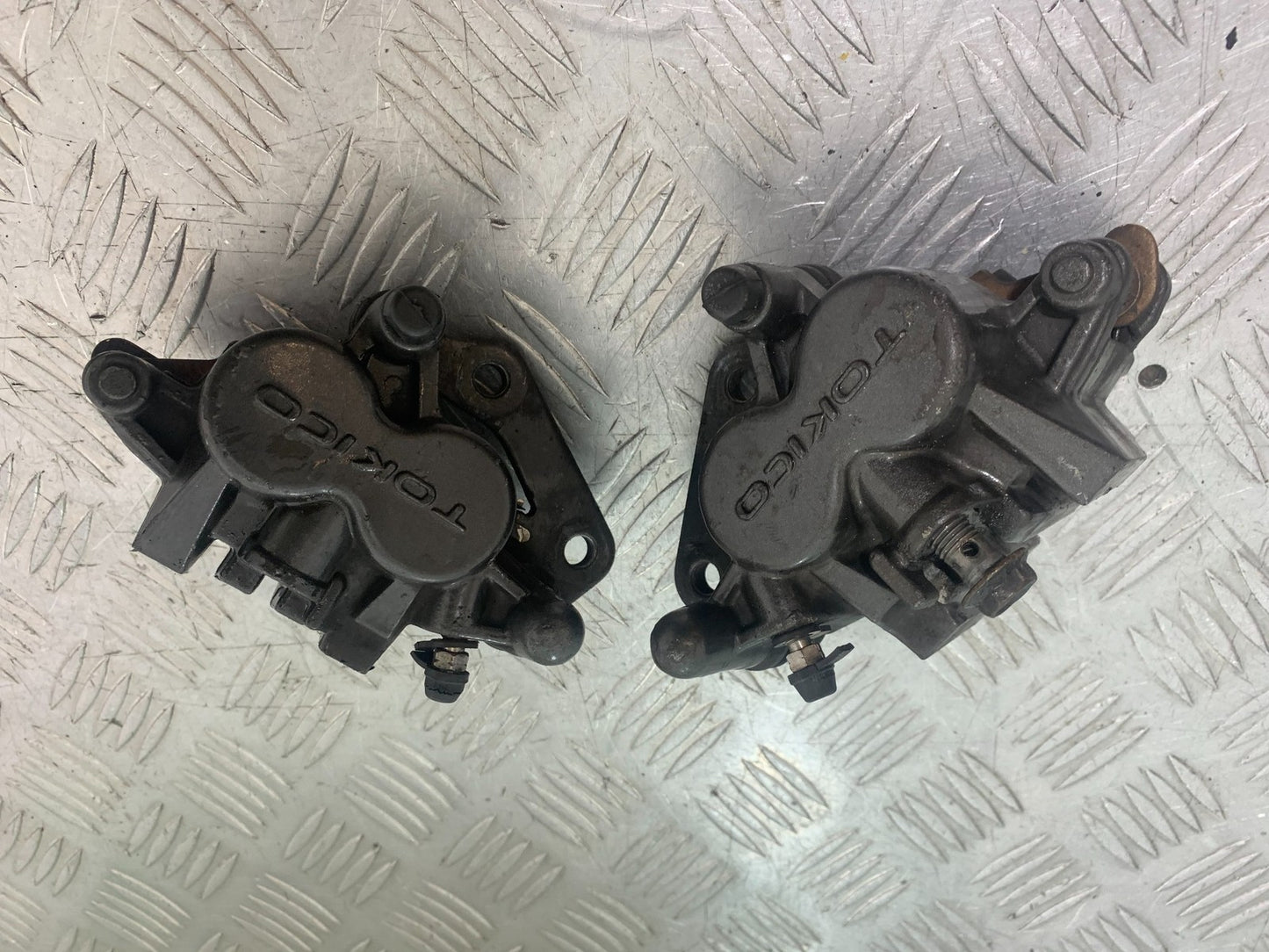 SUZUKI GSX750 INAZUMA FRONT BRAKE CALIPERS  YEAR 1998-2003 (CMB1308)