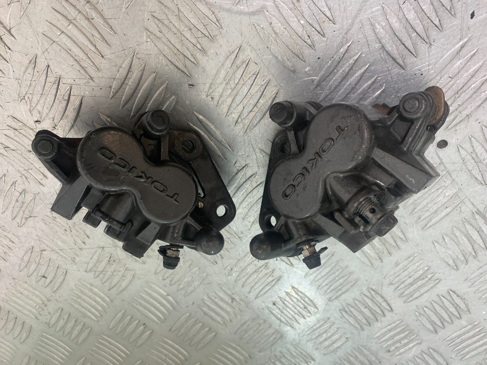 SUZUKI GSX750 INAZUMA FRONT BRAKE CALIPERS  YEAR 1998-2003 (CMB1308)