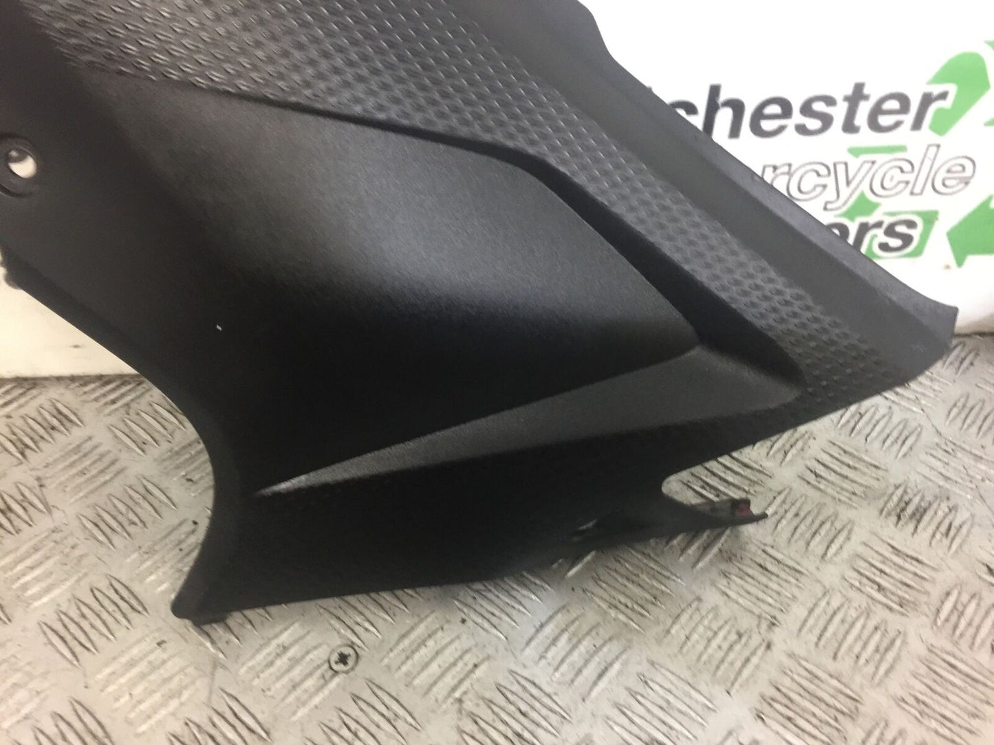 HONDA CBR 500 R  CBR500 R LEFT SIDE INFILL PANEL   YEAR 2014  (STOCK 392)