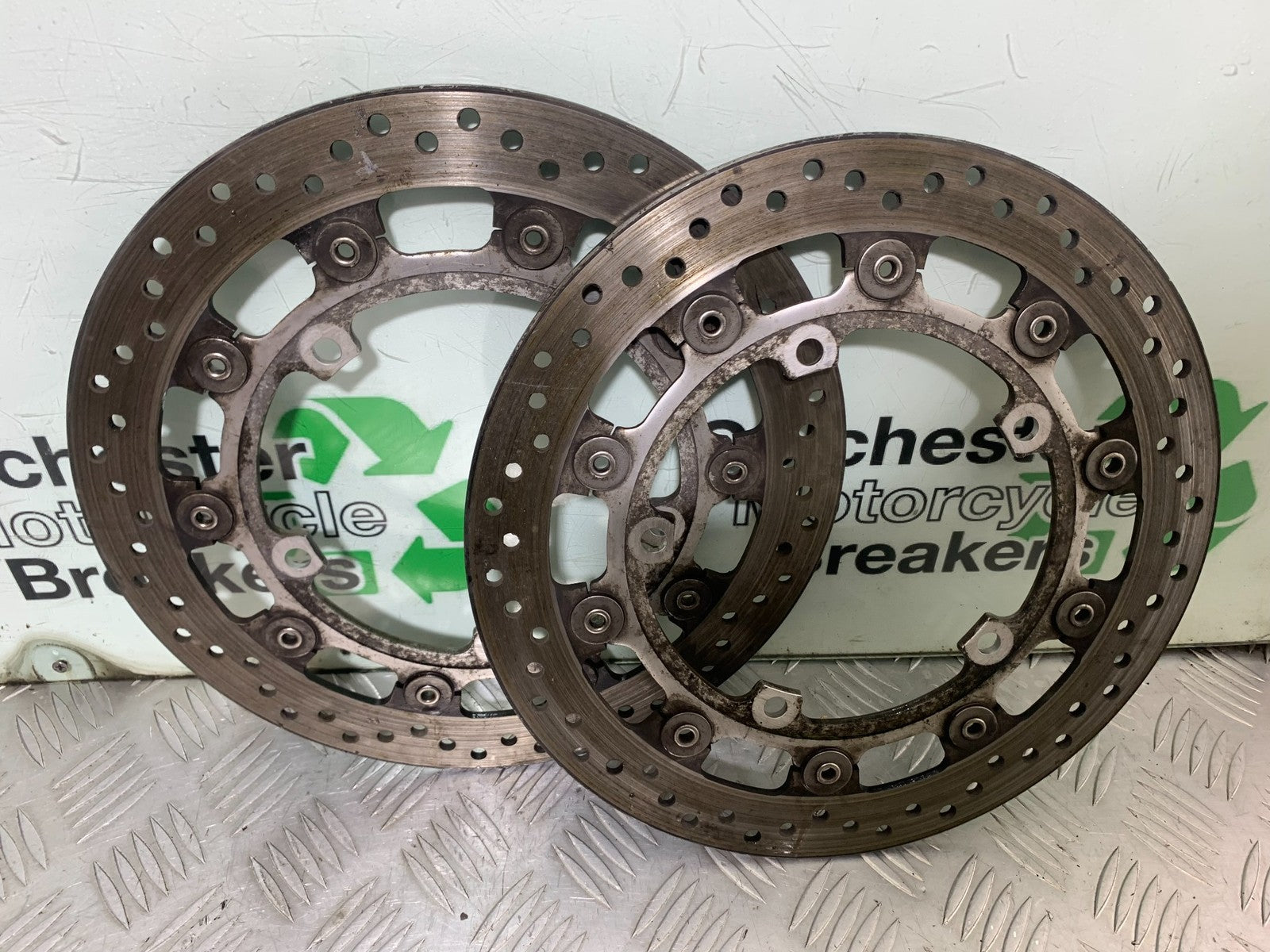 TRIUMPH 1050 SPRINT GT FRONT BRAKE DISCS  YEAR 2010-2016 (CMB1250)