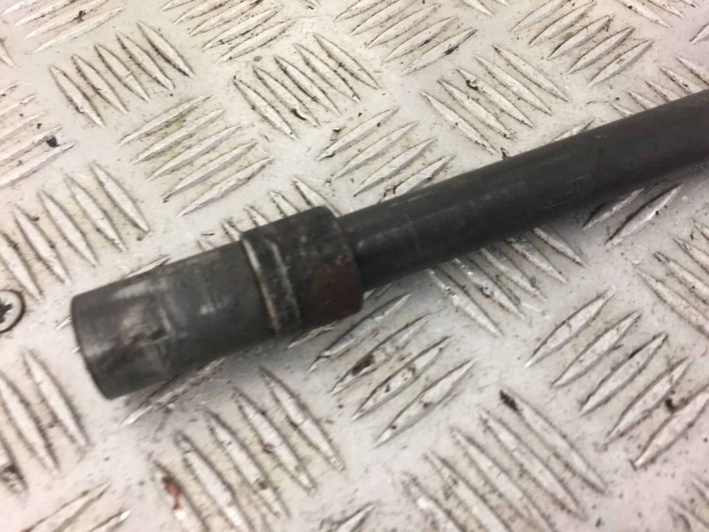 HONDA NC700 NC 700 FRONT WHEEL SPINDLE  YEAR 2011 STOCK 513