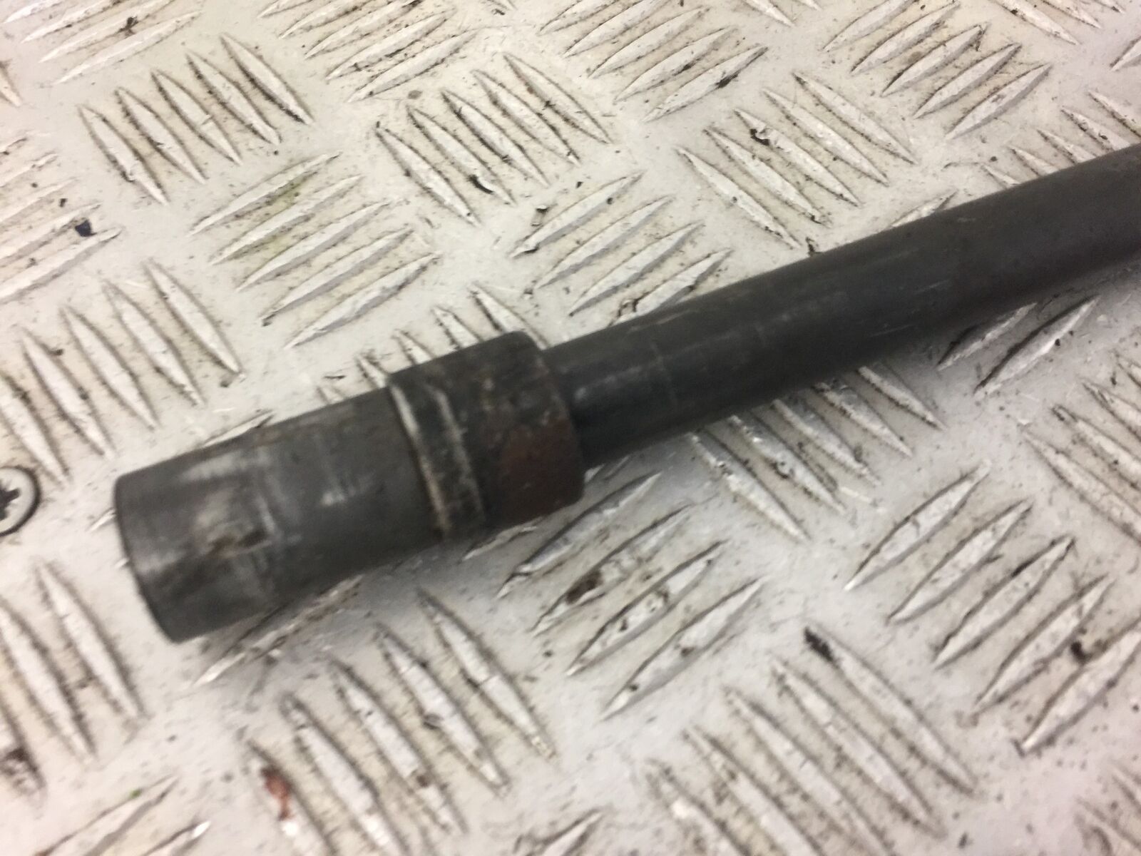 HONDA NC700 NC 700 FRONT WHEEL SPINDLE  YEAR 2011 STOCK 513