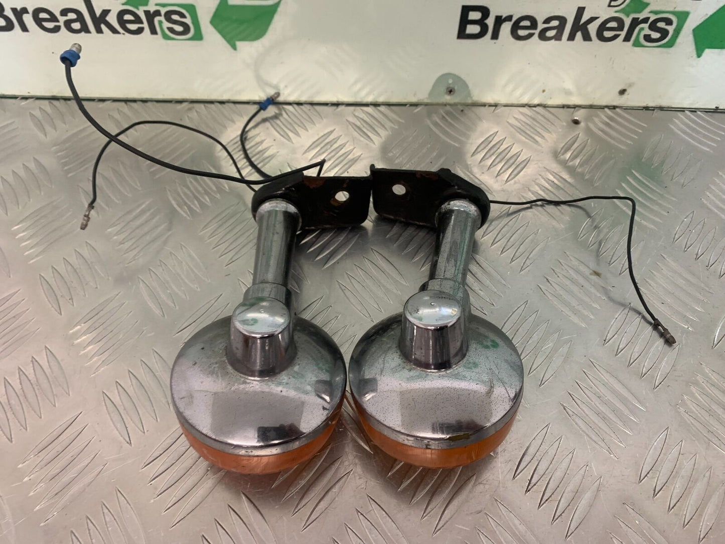 SUZUKI GS750 E GS 750E REAR INDICATORS AND BRACKETS  YEAR 1979  (STOCK 959)