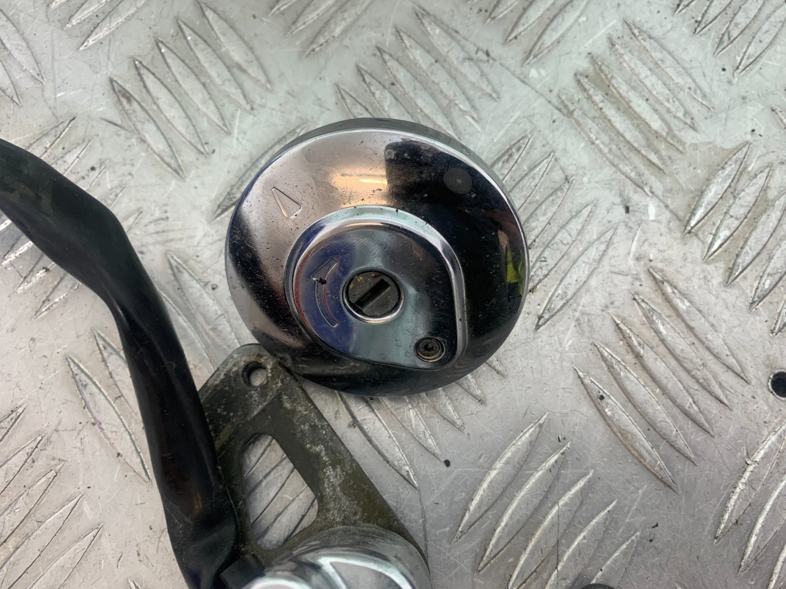 HONDA VTX1300 S-6  LOCKS AND KEY  YEAR 2004-09 (CMB1159)