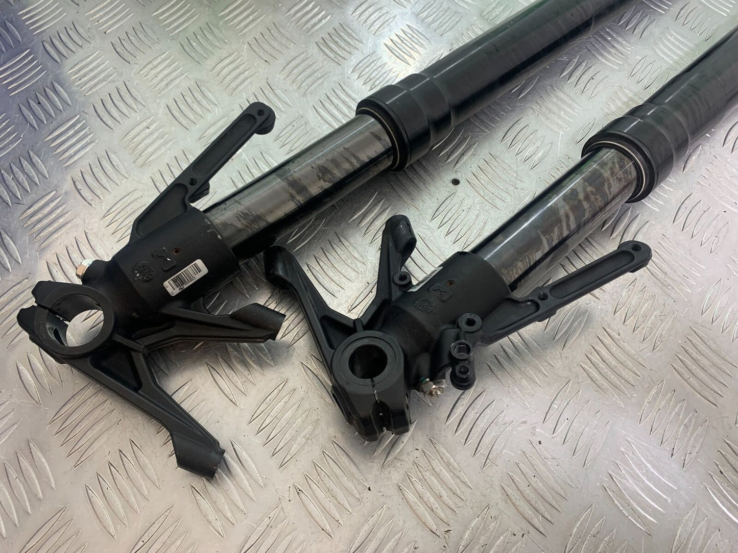 DUCATI DIAVEL 1200 FORKS  YEAR 2014-17 (CMB1054)