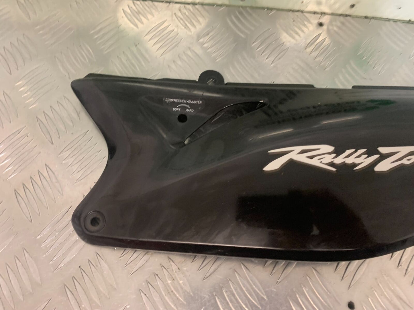 HONDA XL650 V TRANSALP RIGHT SEAT PANEL   YEAR 2001-2006 (STOCK 975)